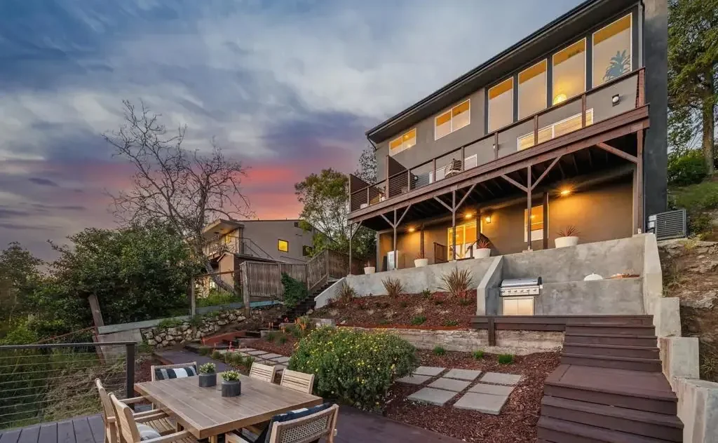 Summit Haus — a Loma renovation in the Berkeley Hills, California